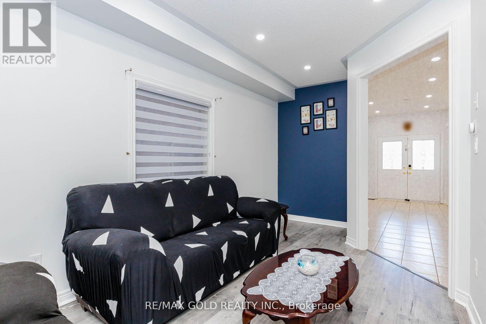 93 Footbridge Crescent, Brampton, Ontario  L6R 0T9 - Photo 7 - W13130328
