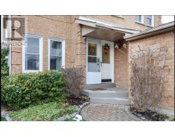 112 FERNBANK PLACE, Whitby, Ontario