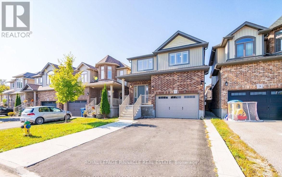 UPPER BDRM - 11 BURCOMBE CROSS, Guelph, Ontario