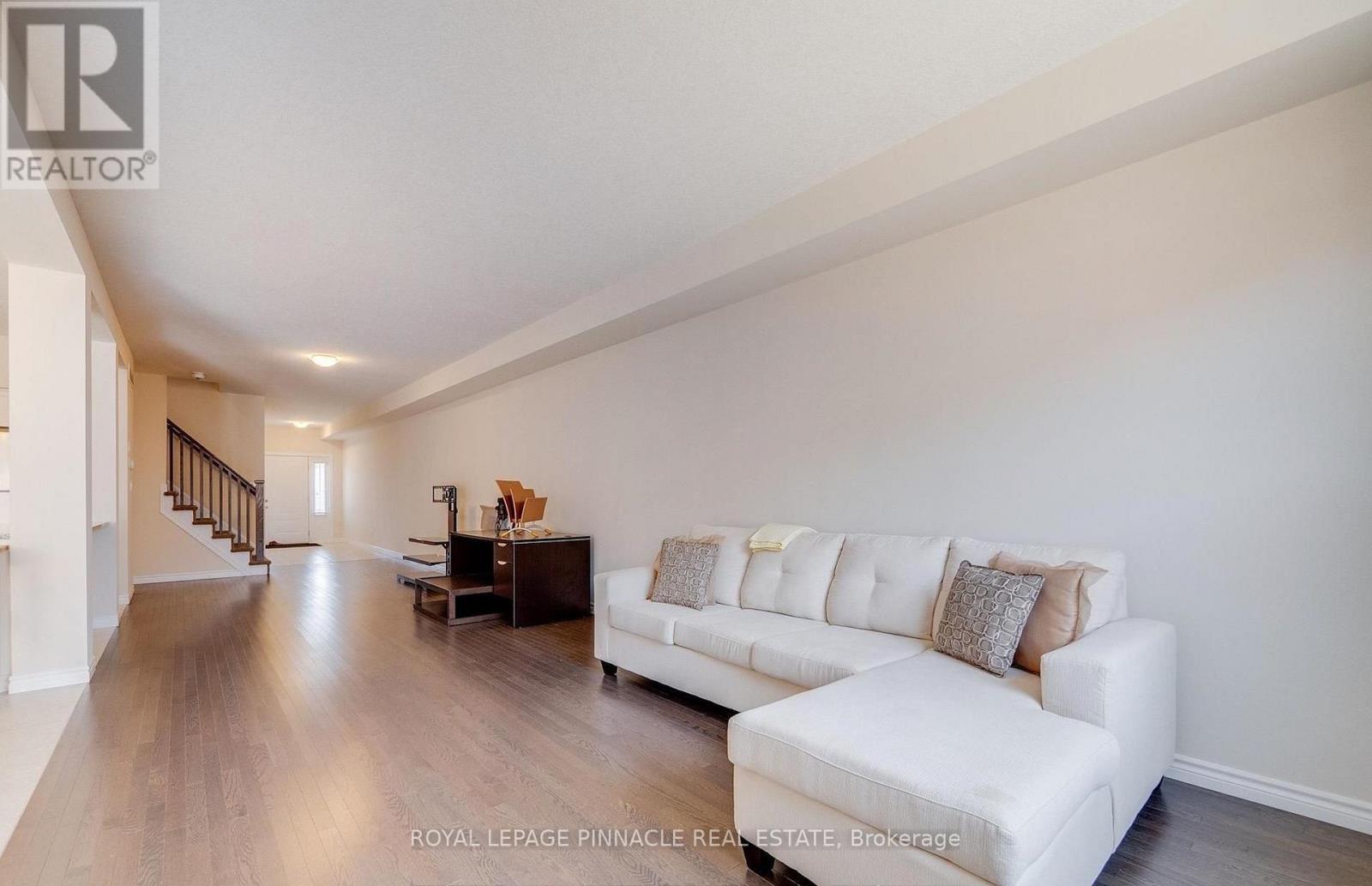 Upper Bdrm - 11 Burcombe Cross, Guelph, Ontario  N1L 0N4 - Photo 10 - X13130324