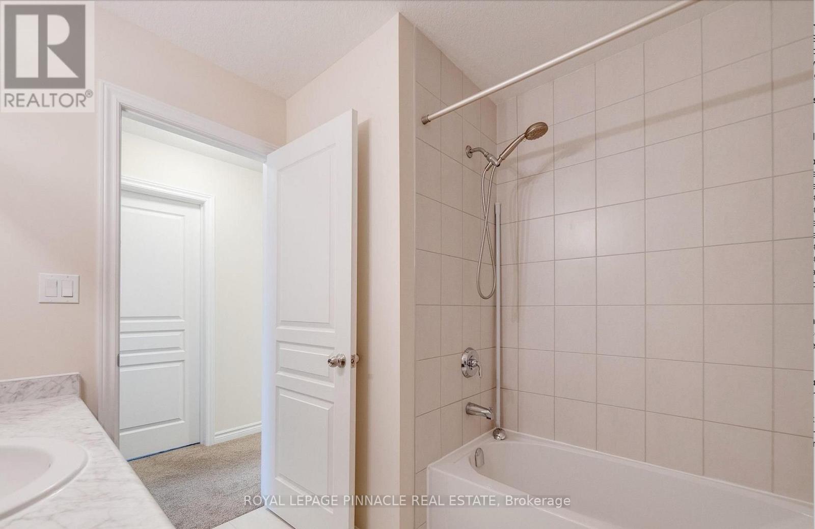 Upper Bdrm - 11 Burcombe Cross, Guelph, Ontario  N1L 0N4 - Photo 18 - X13130324