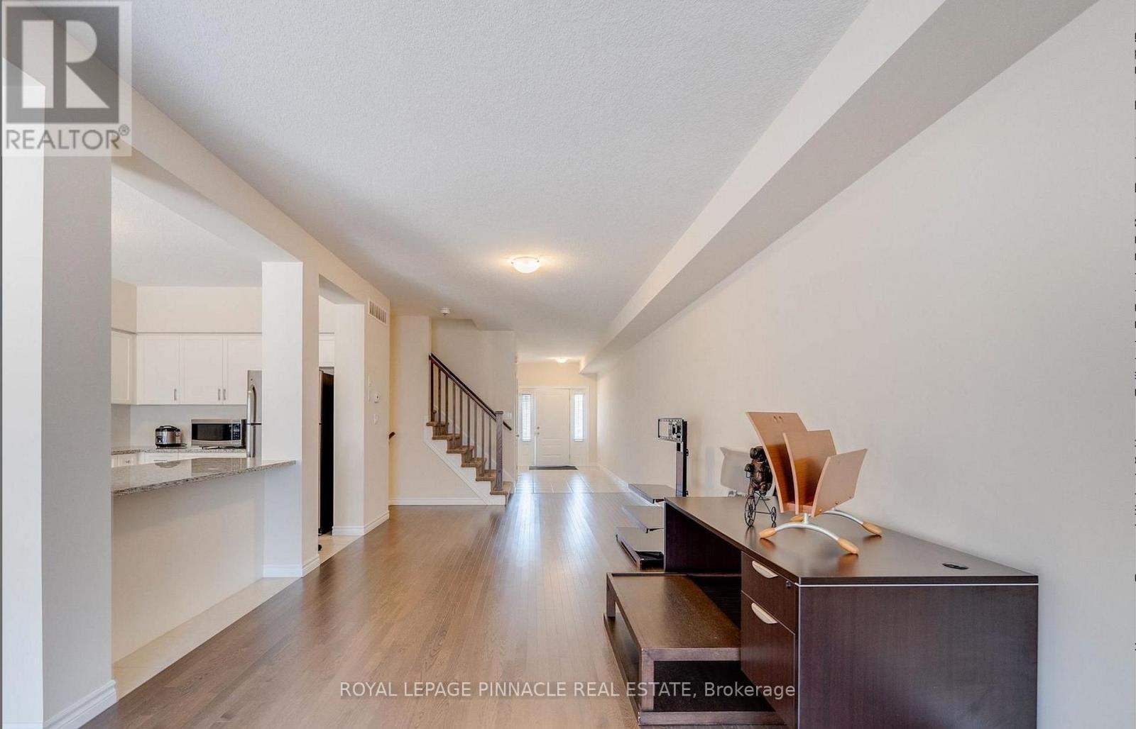 Upper Bdrm - 11 Burcombe Cross, Guelph, Ontario  N1L 0N4 - Photo 8 - X13130324