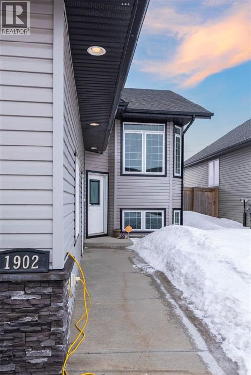1902 56 Avenue, Lloydminster, Alberta  T9V 3M4 - Photo 1 - A2293847