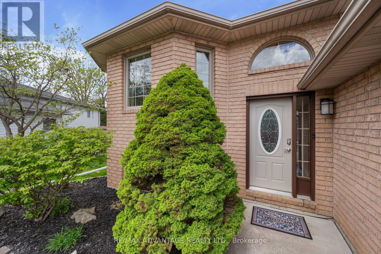 1978 Fuller Crescent, Windsor, Ontario  N8W 5S2 - Photo 3 - X13130512
