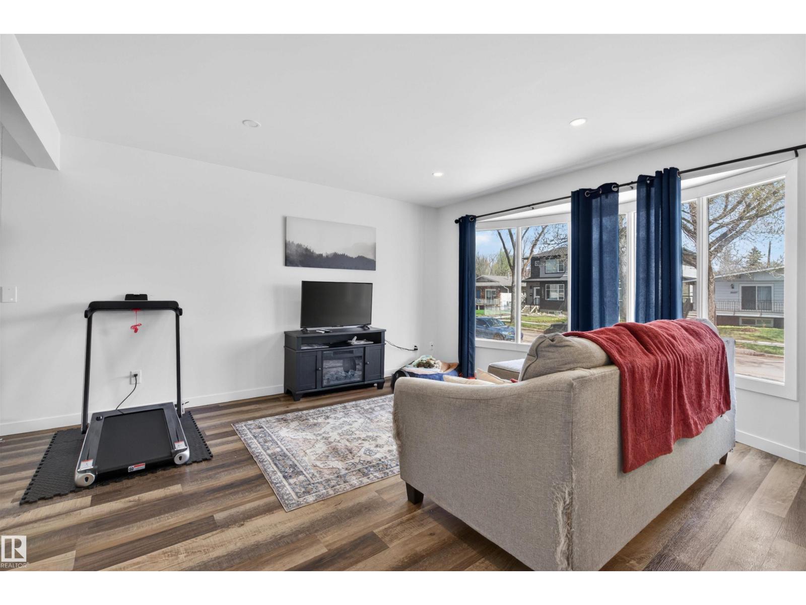 12028-30 88 St Nw, Edmonton, Alberta  T5B 3S4 - Photo 5 - E4487789
