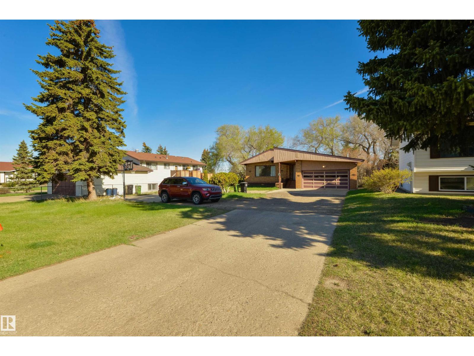 6134 37A AV NW, edmonton, Alberta
