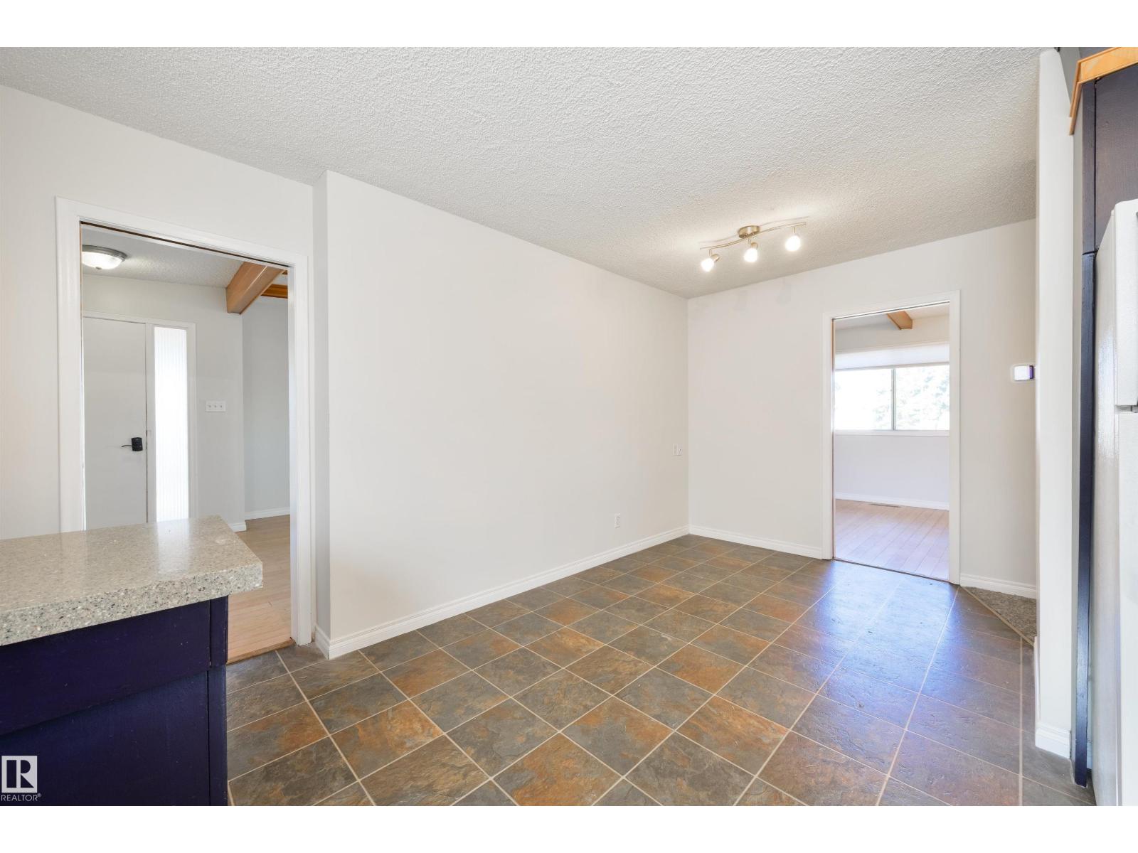 6134 37a Av Nw, Edmonton, Alberta  T6L 1H4 - Photo 19 - E4487792