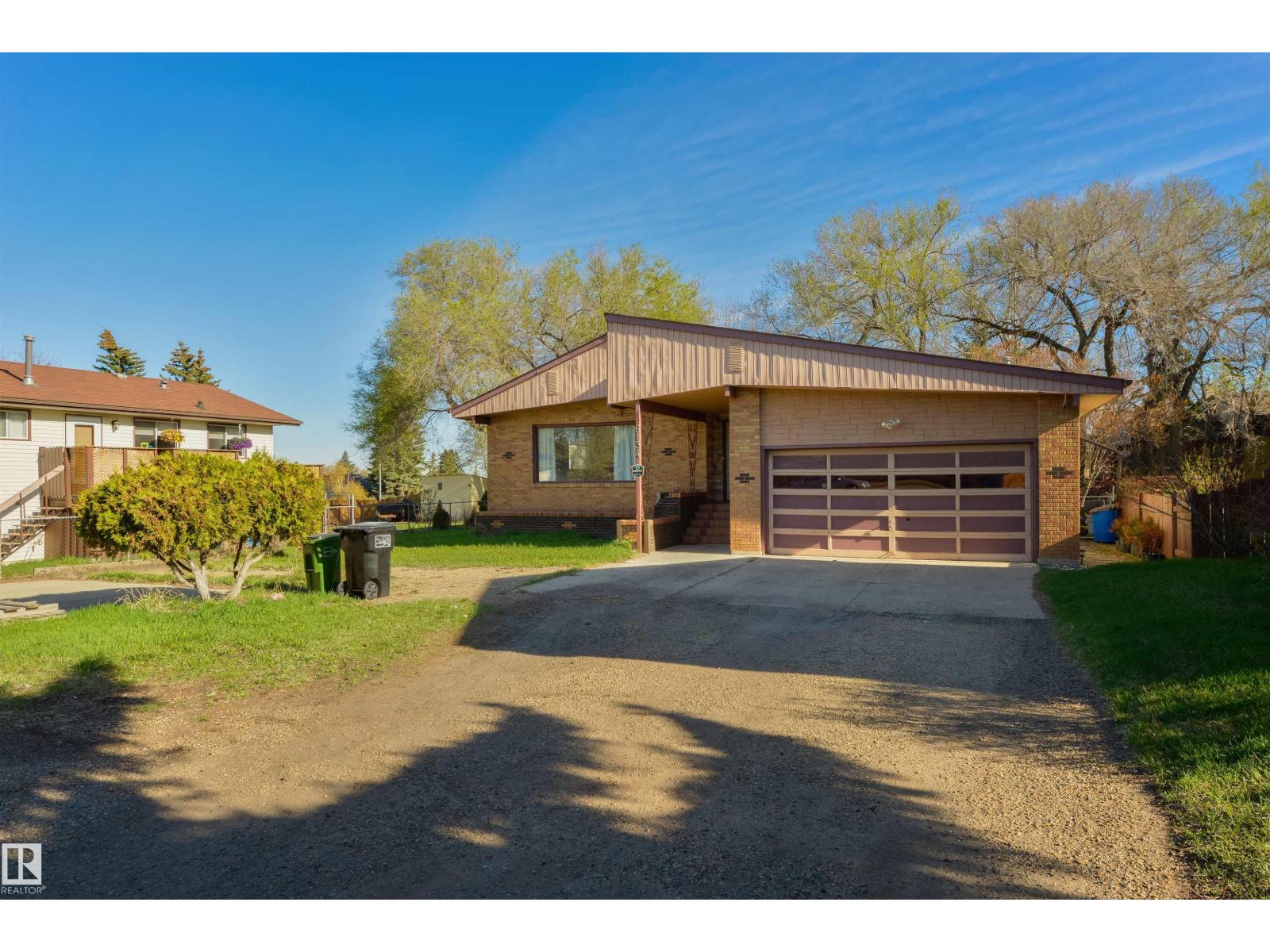 6134 37a Av Nw, Edmonton, Alberta  T6L 1H4 - Photo 2 - E4487792