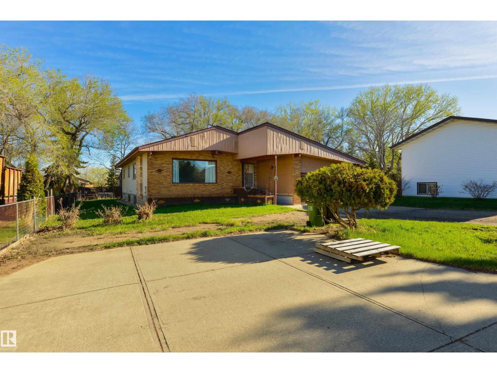 6134 37a Av Nw, Edmonton, Alberta  T6L 1H4 - Photo 3 - E4487792