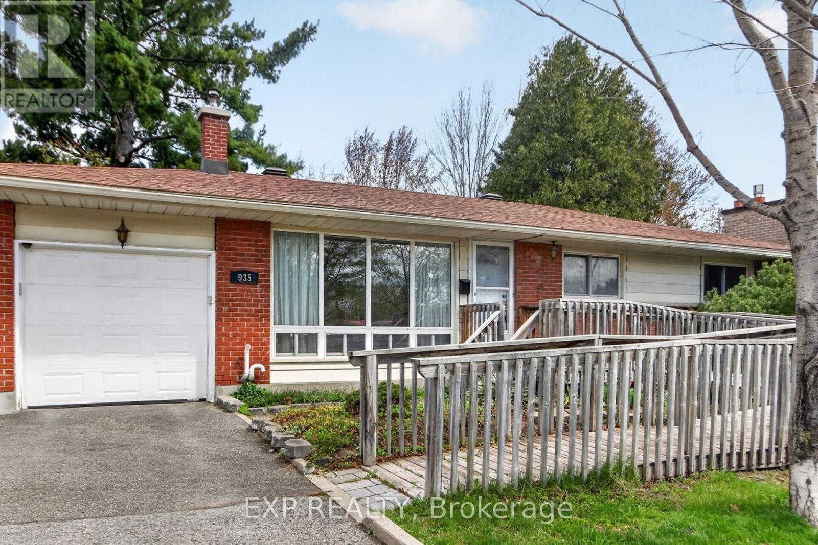 935 Pleasant Park Road, Ottawa, Ontario  K1G 1Z6 - Photo 2 - X13130394