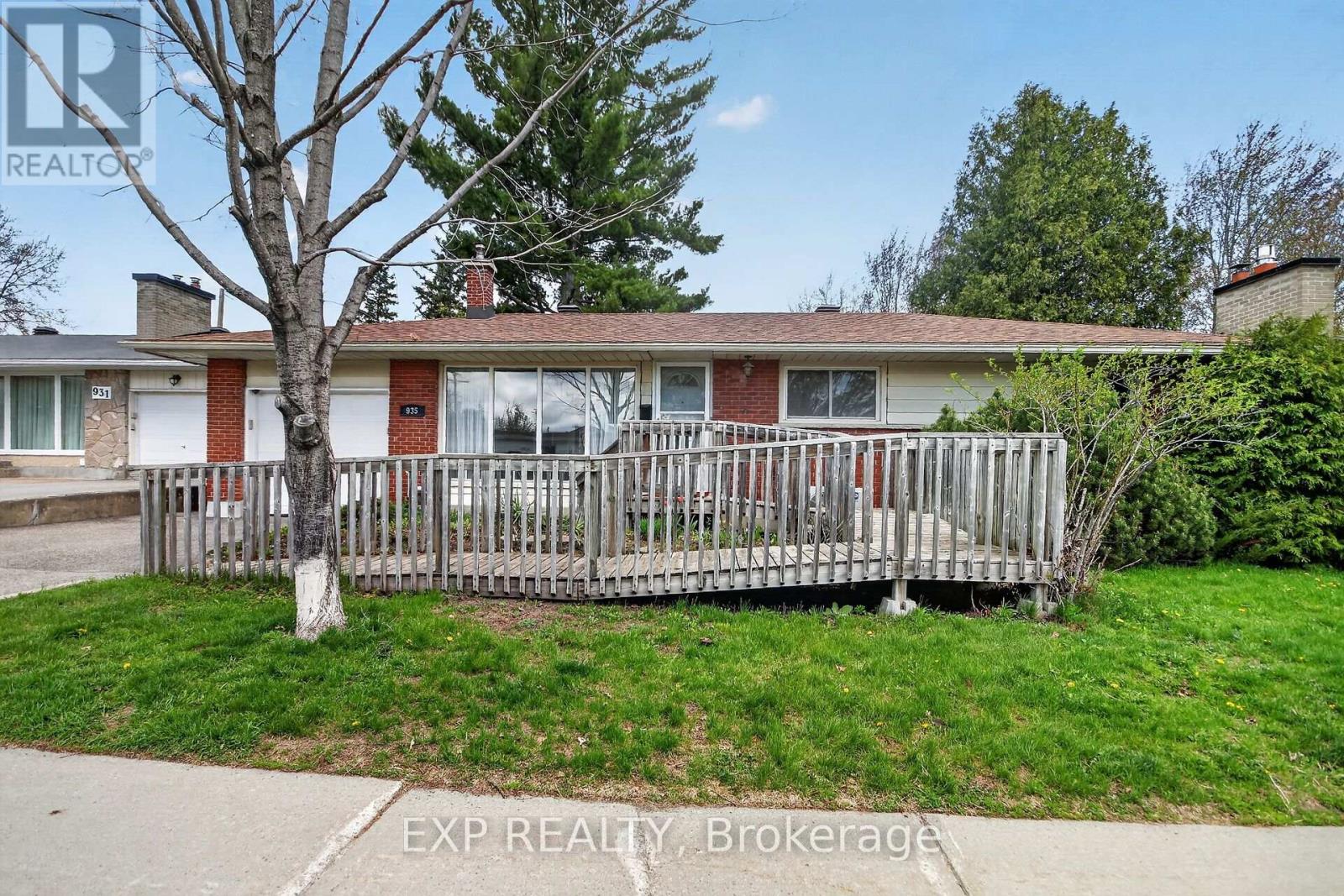 935 Pleasant Park Road, Ottawa, Ontario  K1G 1Z6 - Photo 3 - X13130394