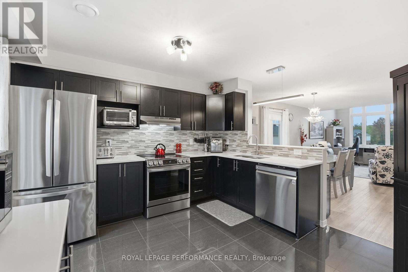 302 Galston Private, Ottawa, Ontario  K1W 0G3 - Photo 16 - X13130496