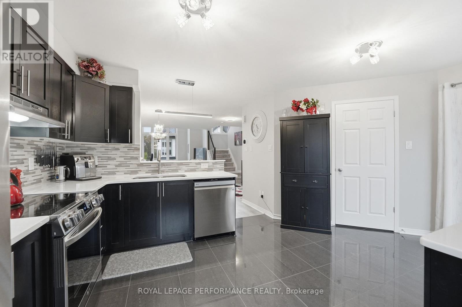 302 Galston Private, Ottawa, Ontario  K1W 0G3 - Photo 18 - X13130496