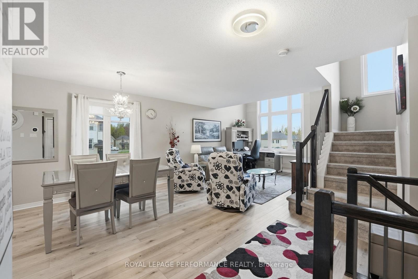 302 Galston Private, Ottawa, Ontario  K1W 0G3 - Photo 2 - X13130496