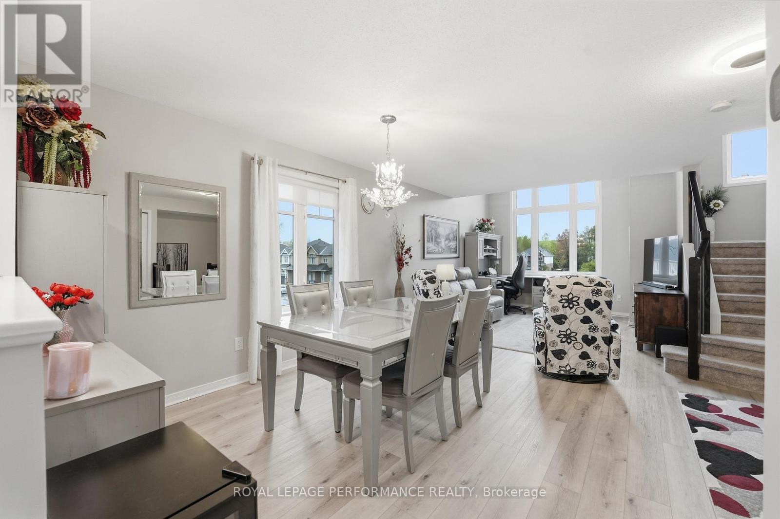 302 Galston Private, Ottawa, Ontario  K1W 0G3 - Photo 3 - X13130496