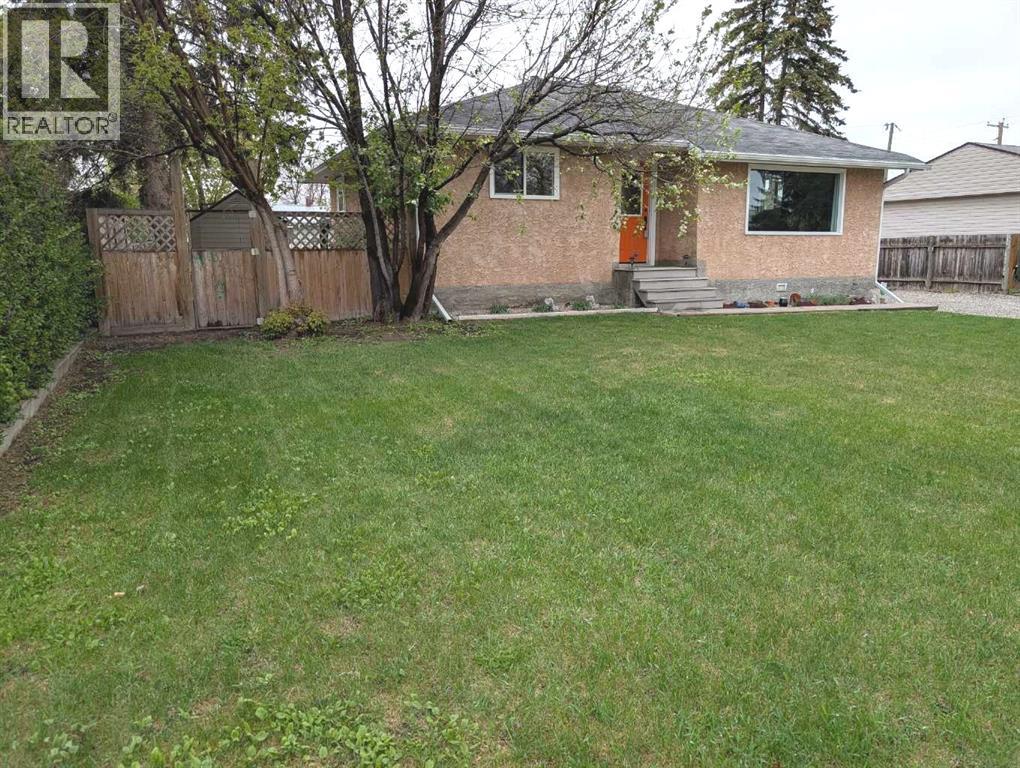 1122 Centre Street, Carstairs, Alberta  T0M 0N0 - Photo 1 - A2294697
