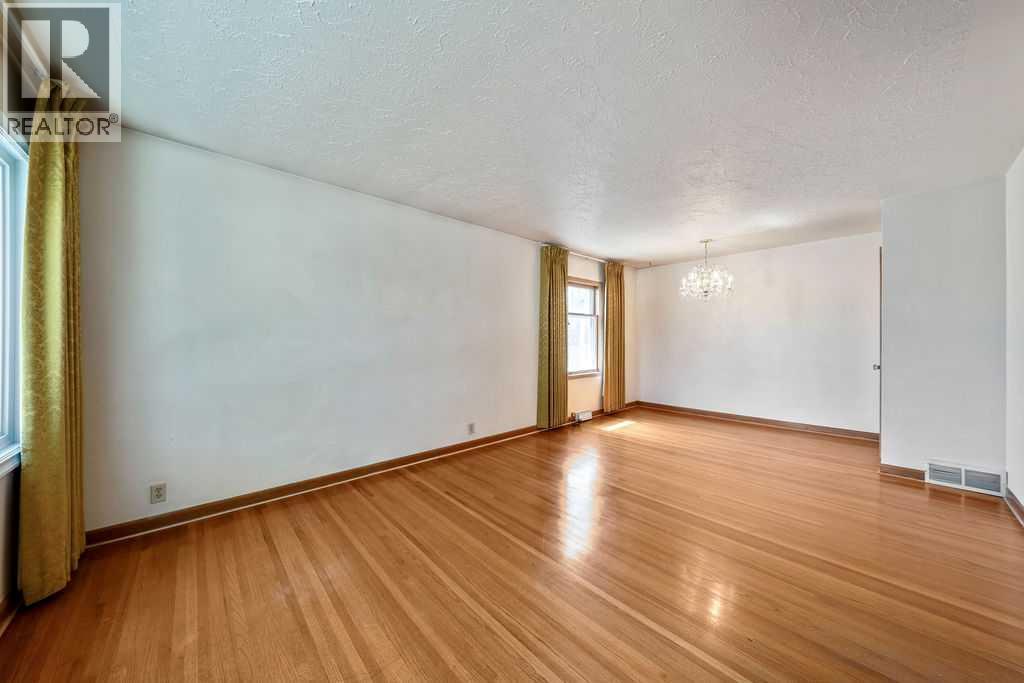 1447 Renfrew Drive NE, Calgary, Alberta  T2E 5J4 - Photo 2 - A2310914