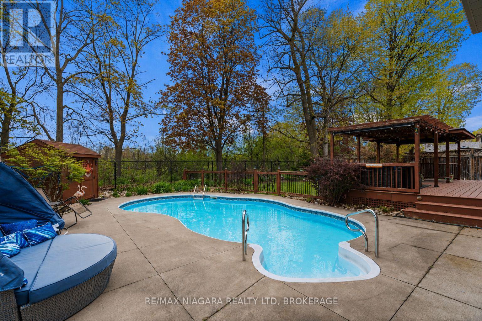 67 Dalewood Drive, Kitchener, Ontario  N2A 1G3 - Photo 2 - X13130536