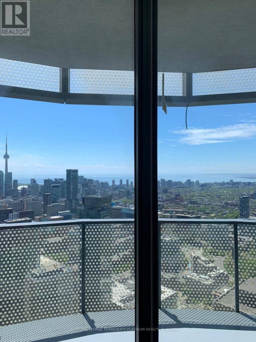 6005 - 11 Wellesley Street W, Toronto, Ontario  M4Y 0G4 - Photo 5 - C13129122