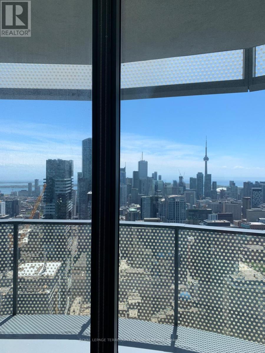 6005 - 11 Wellesley Street W, Toronto, Ontario  M4Y 0G4 - Photo 4 - C13129122