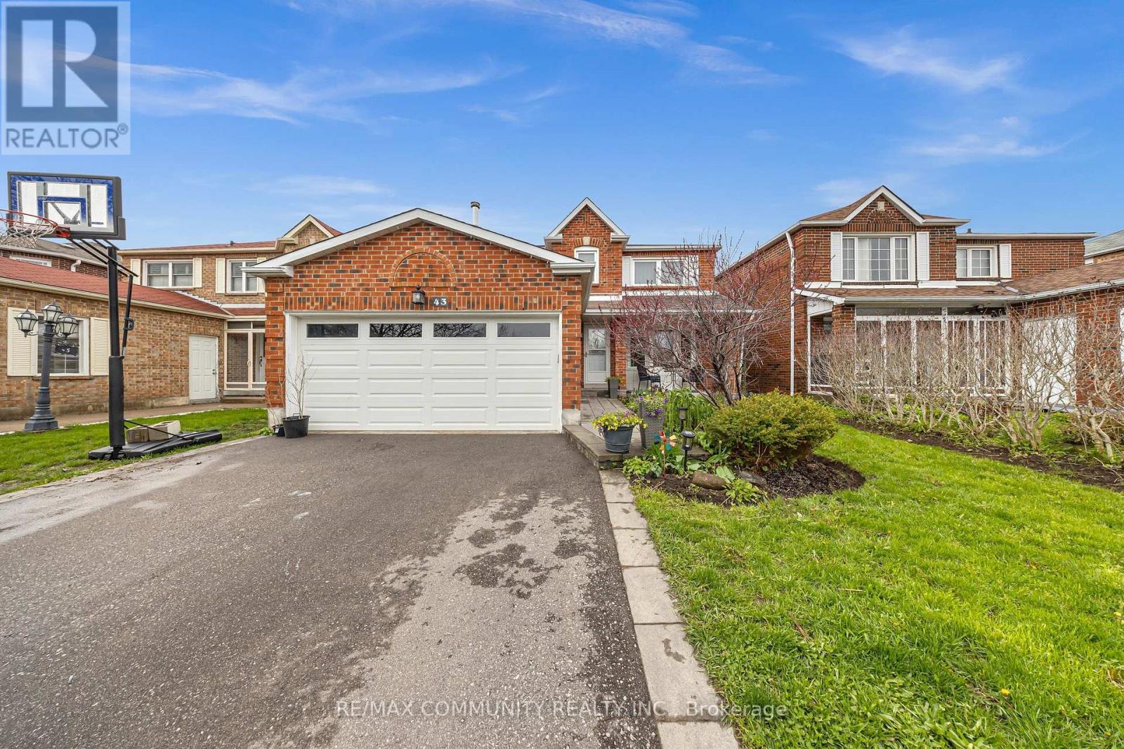 43 Muirbank Boulevard, Toronto, Ontario  M1C 4S7 - Photo 2 - E13129568
