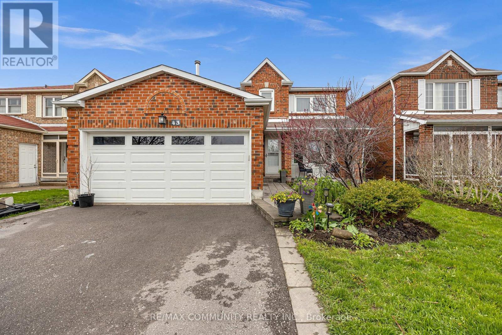 43 Muirbank Boulevard, Toronto, Ontario  M1C 4S7 - Photo 3 - E13129568