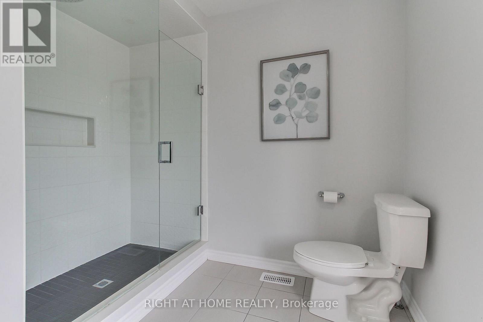 3 Bremner Street, Whitby, Ontario  L1R 1W5 - Photo 38 - E13130376