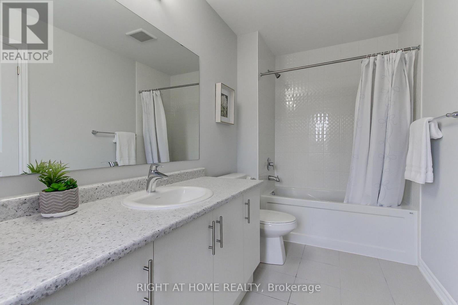 3 Bremner Street, Whitby, Ontario  L1R 1W5 - Photo 40 - E13130376
