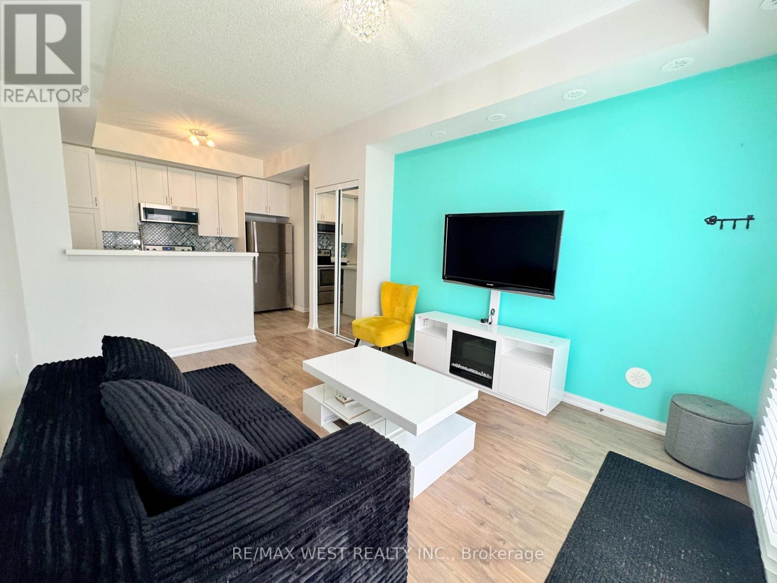 273 - 250 Sunny Meadow Boulevard, Brampton, Ontario  L6R 3Y6 - Photo 3 - W13130384