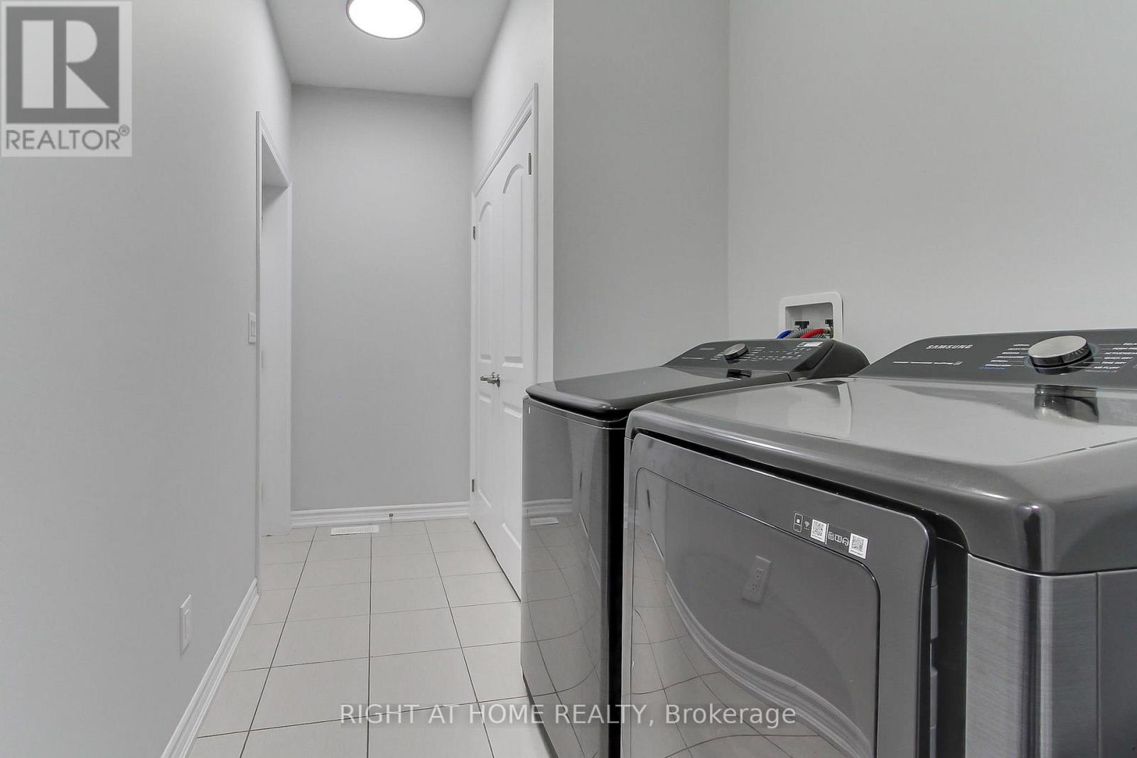 3 Bremner Street, Whitby, Ontario  L1R 1W5 - Photo 43 - E13130376