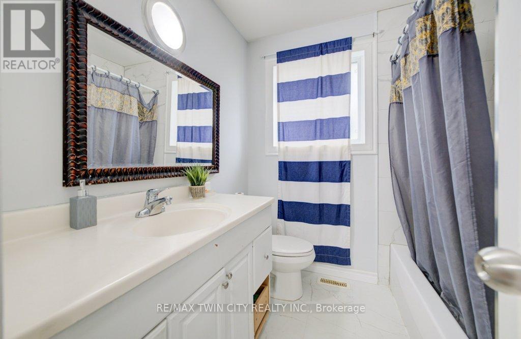110 Hazelglen Drive, Kitchener, Ontario  N2M 2E5 - Photo 14 - X13052840