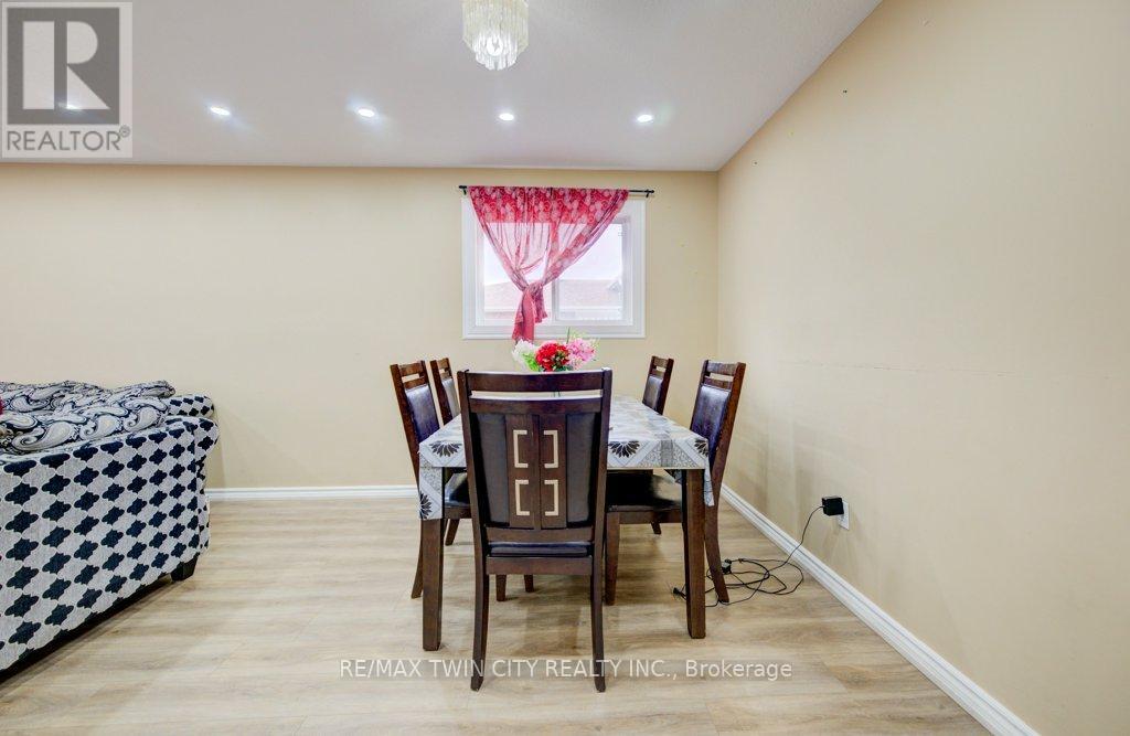 110 Hazelglen Drive, Kitchener, Ontario  N2M 2E5 - Photo 10 - X13052840