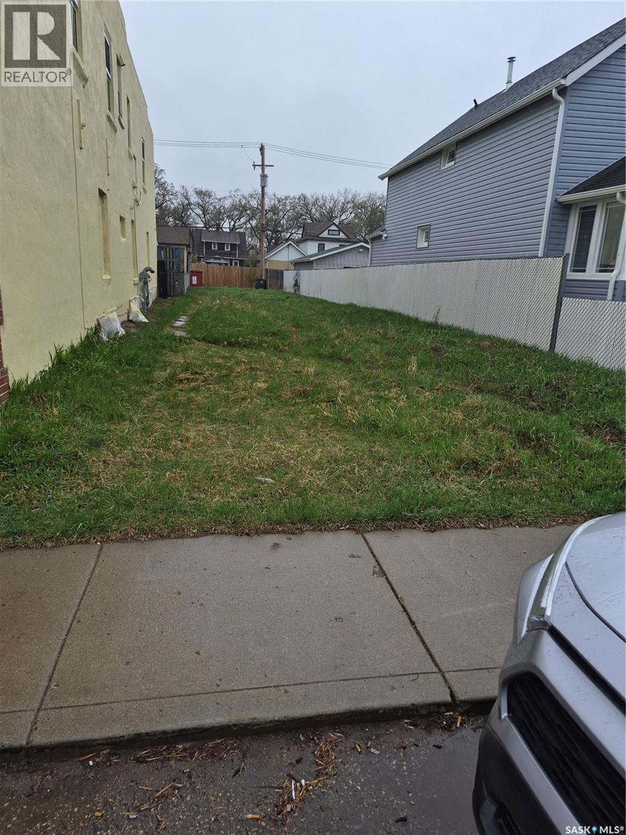 219 D Avenue S, Saskatoon, Saskatchewan  S7M 1P8 - Photo 1 - SK036037