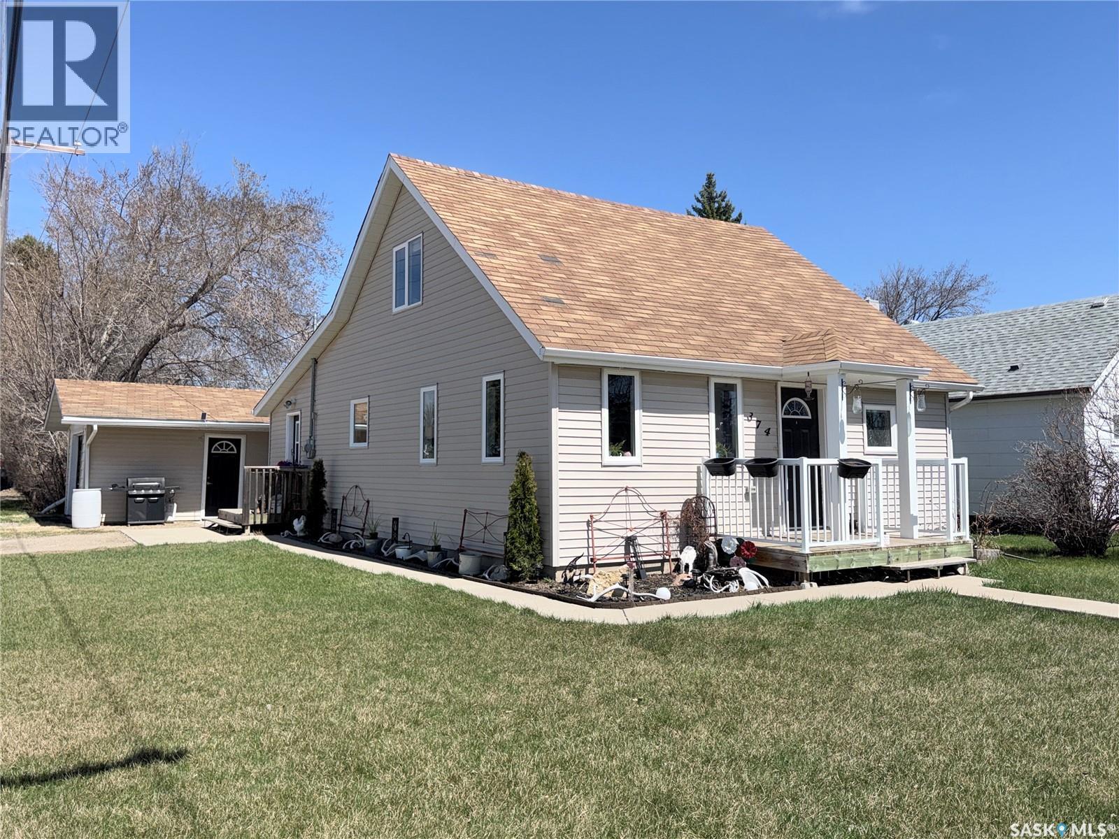 374 8th AVENUE W, Melville, Saskatchewan