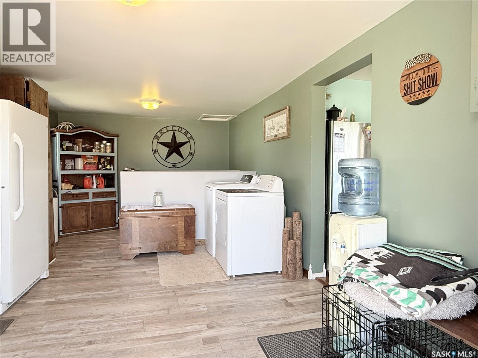 374 8th Avenue W, Melville, Saskatchewan  S0A 2P0 - Photo 2 - SK035962