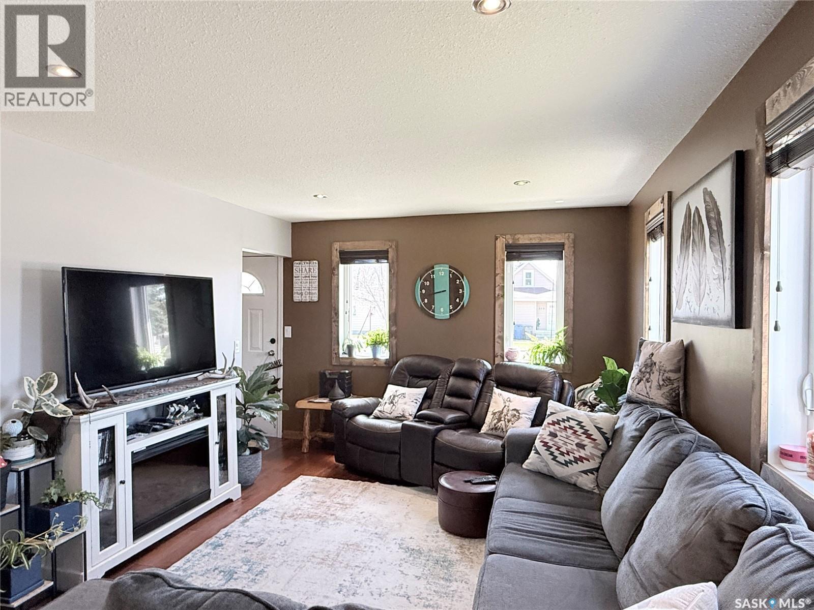374 8th Avenue W, Melville, Saskatchewan  S0A 2P0 - Photo 7 - SK035962