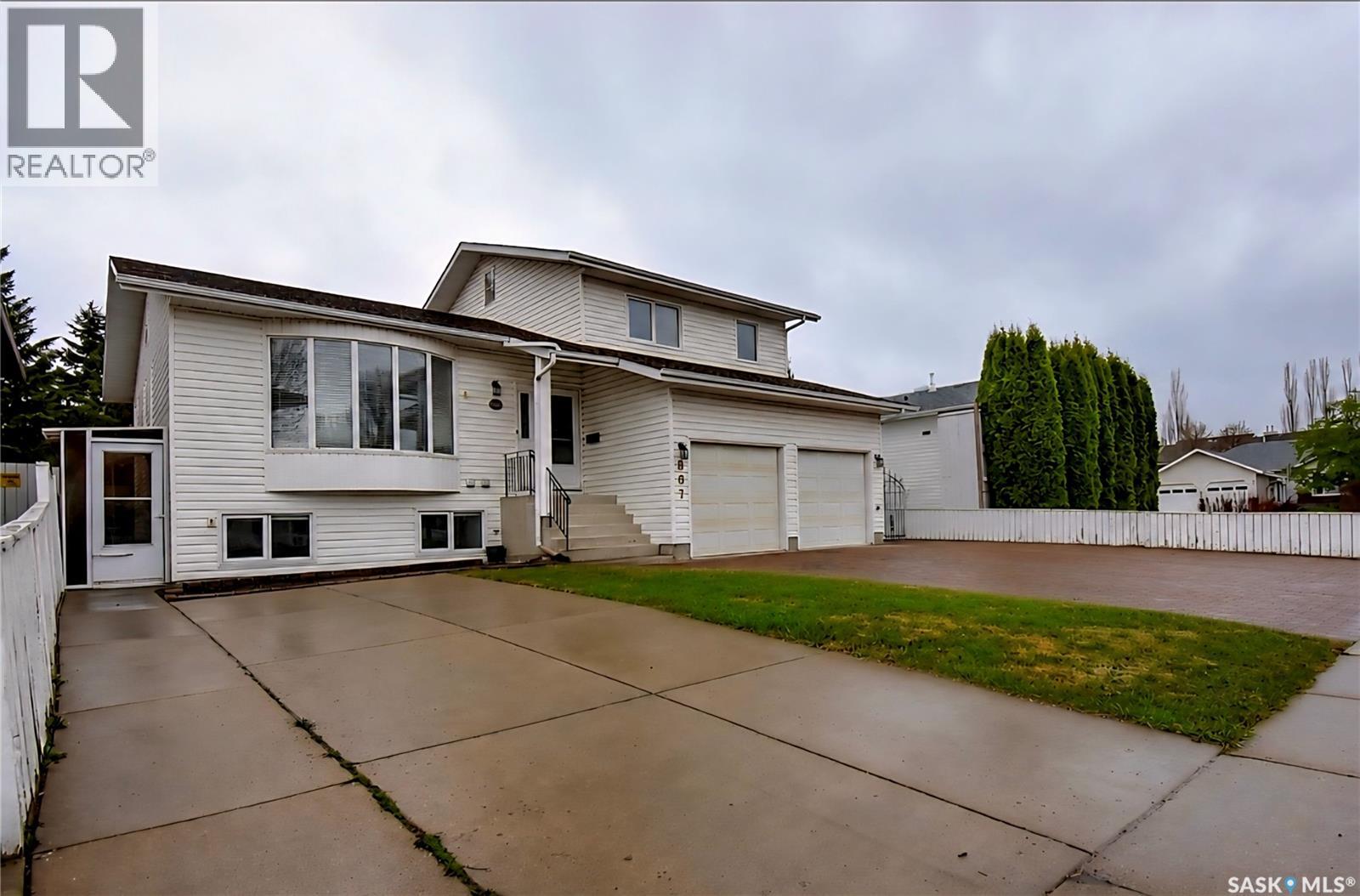 807 115th Street E, Saskatoon, Saskatchewan  S7N 3W5 - Photo 1 - SK035901
