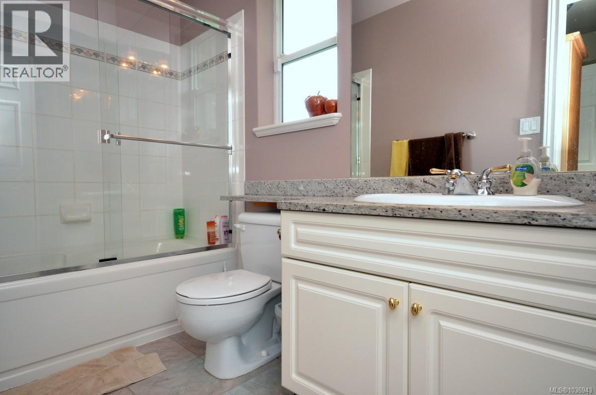 B 1143 Greenwood Ave, Esquimalt, British Columbia  V9A 5K7 - Photo 11 - 1036943