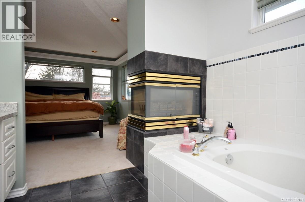 B 1143 Greenwood Ave, Esquimalt, British Columbia  V9A 5K7 - Photo 13 - 1036943