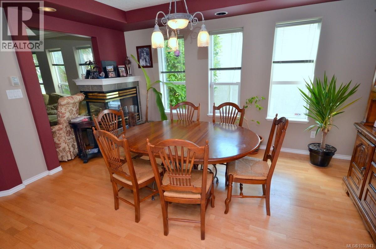 B 1143 Greenwood Ave, Esquimalt, British Columbia  V9A 5K7 - Photo 2 - 1036943