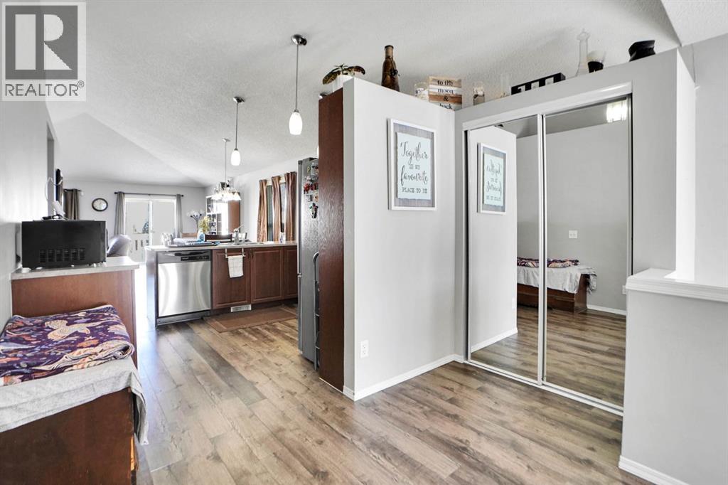 94 Inverness Park SE, Calgary, Alberta  T2Z 3E1 - Photo 3 - A2292121