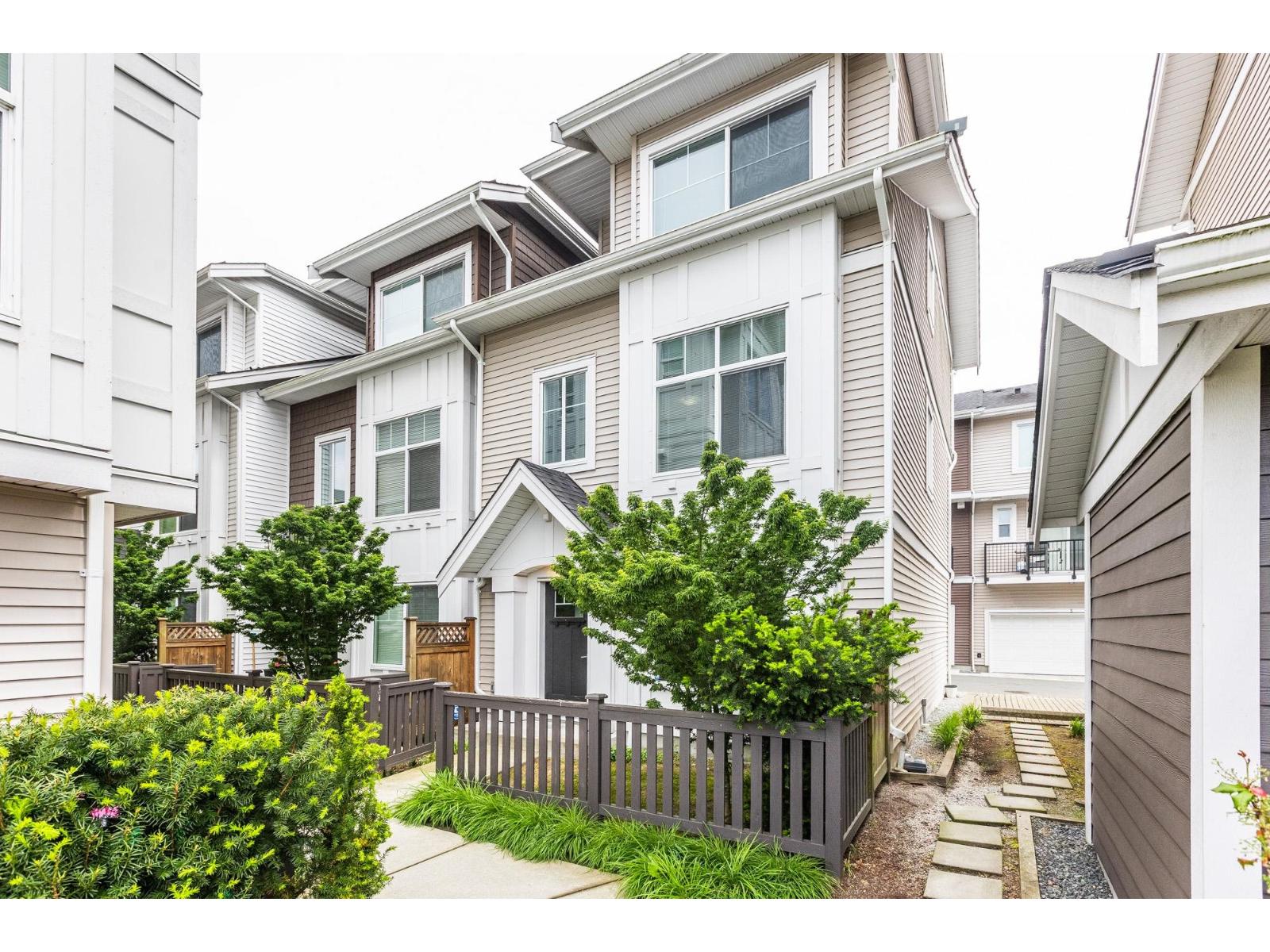 30 12073 62 Avenue, Surrey, British Columbia V3X 0K4 - Photo 1 - R3120032