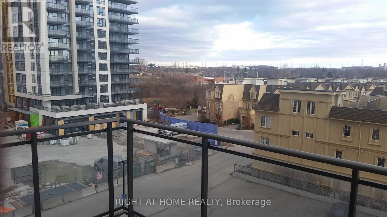 512 - 1235 Bayly Street, Pickering, Ontario  L1W 1L7 - Photo 2 - E13130564