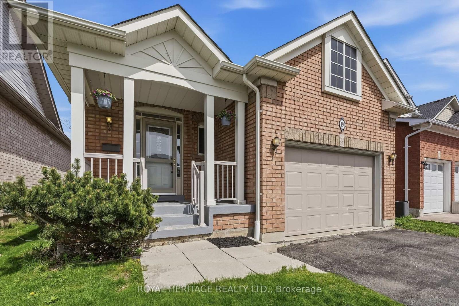 19 FITZPATRICK COURT, Whitby, Ontario