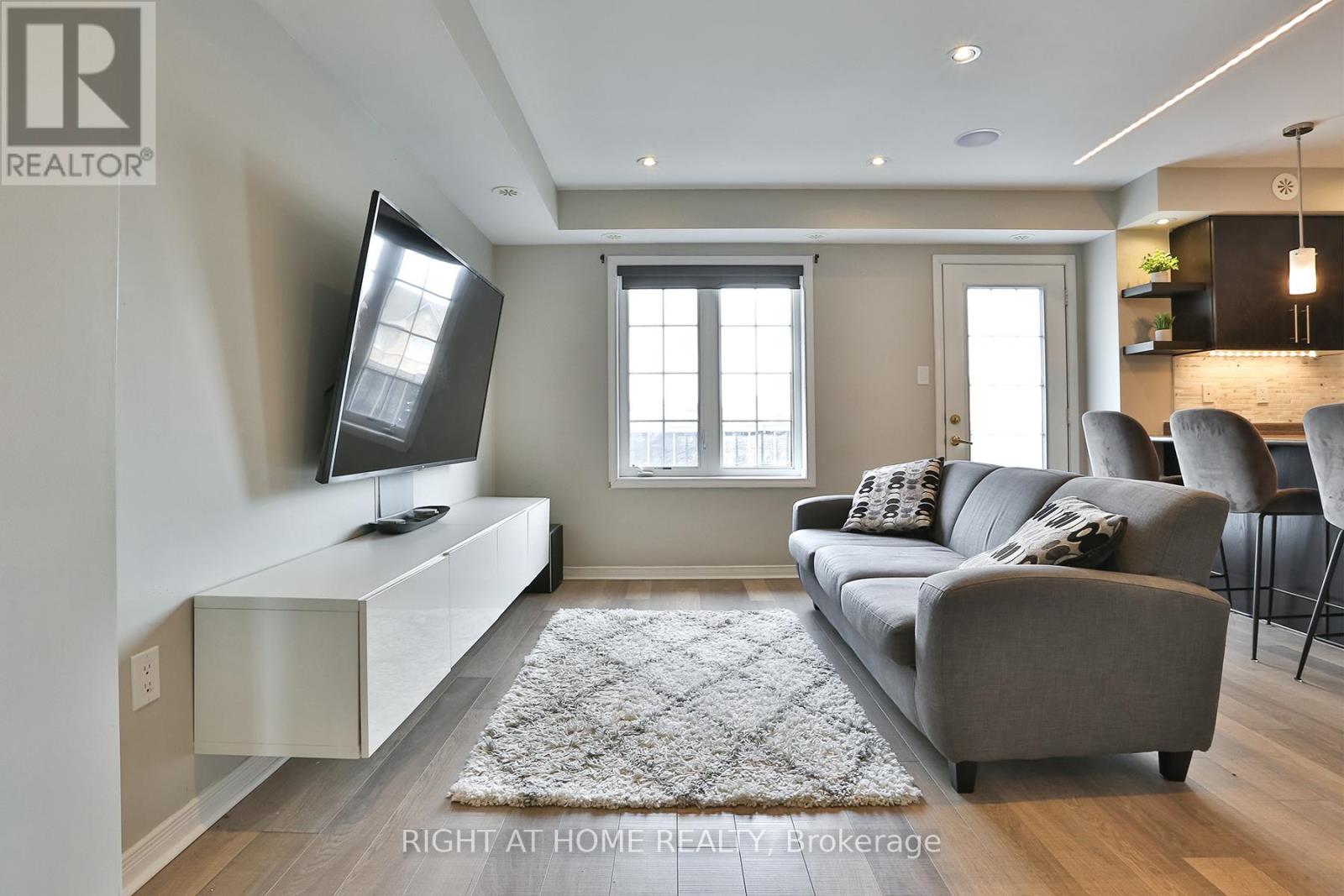 168 Kingston Road W, Ajax, Ontario  L1T 0M9 - Photo 4 - E13130694