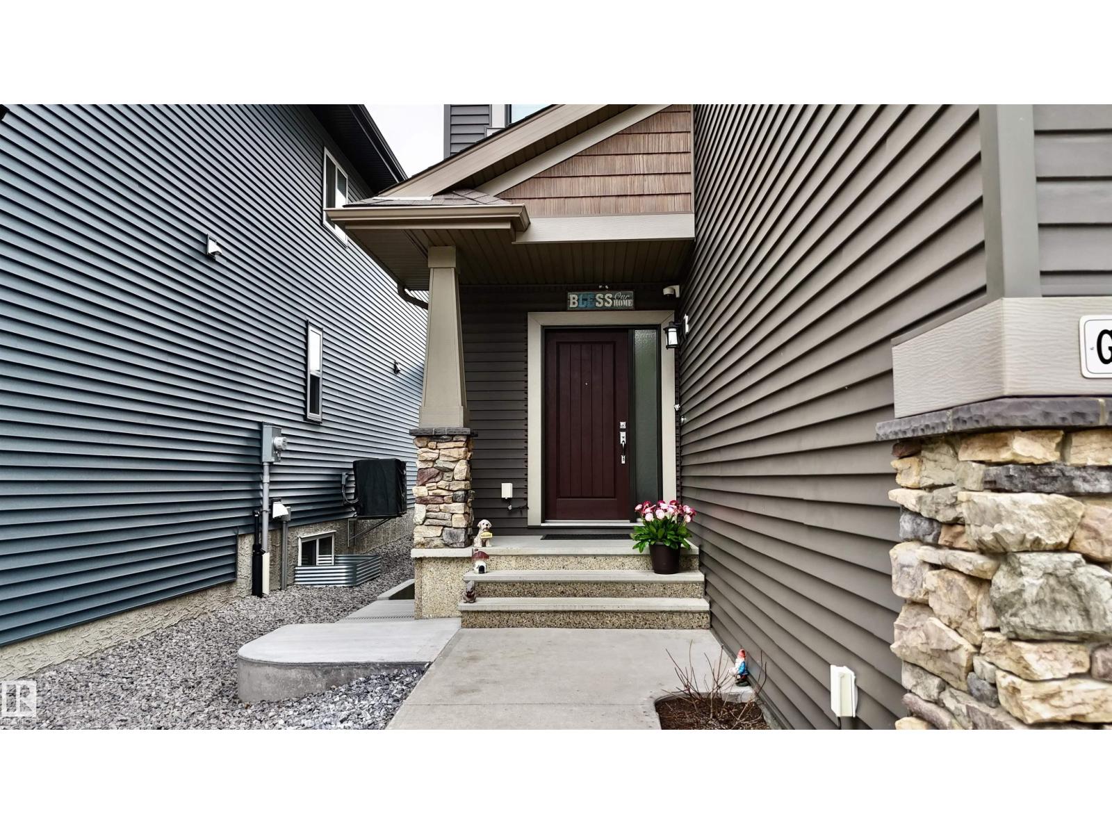 5907 19 Av Sw, Edmonton, Alberta  T6X 0P6 - Photo 2 - E4487799
