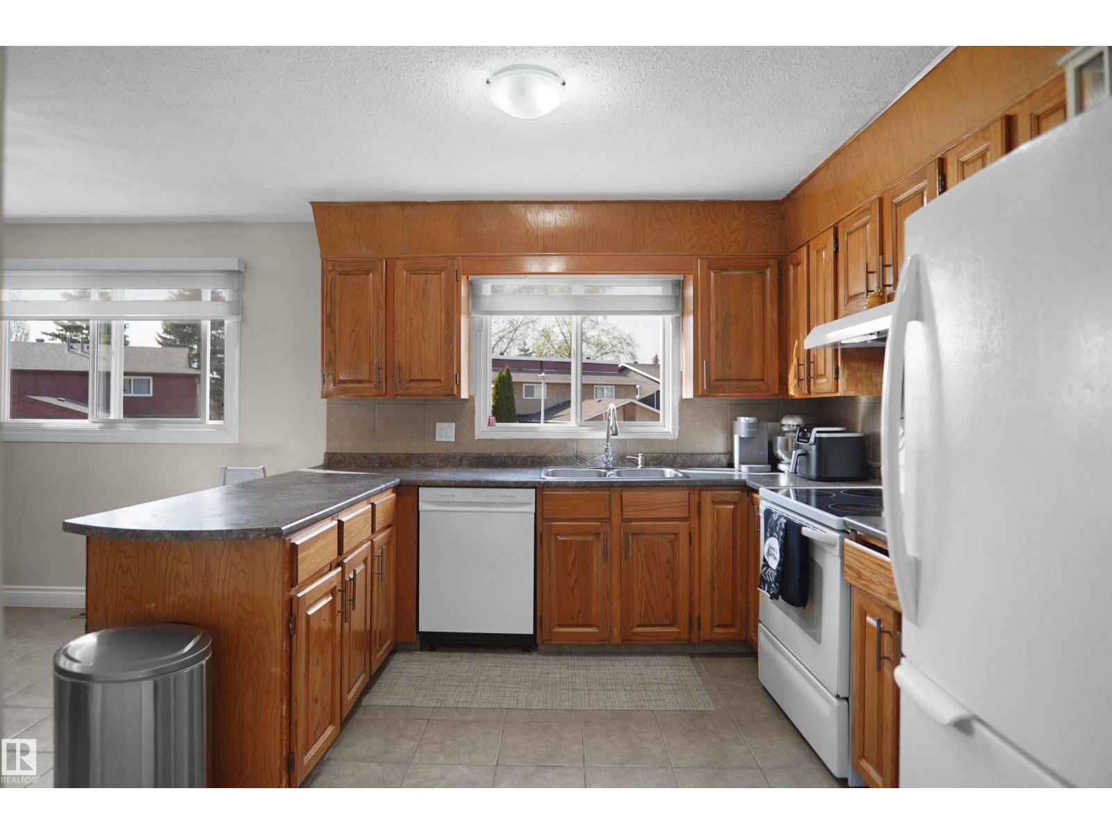 10648 158 Av Nw, Edmonton, Alberta  T5X 4H5 - Photo 12 - E4487802