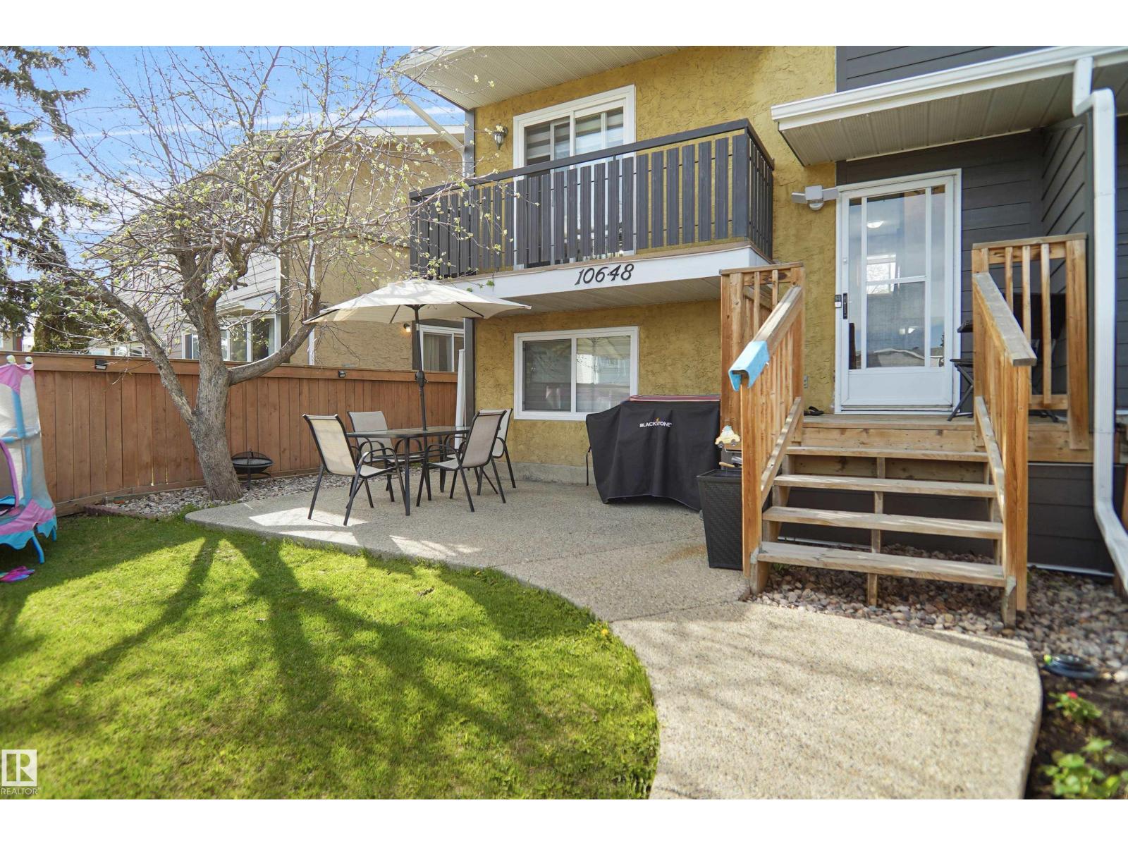 10648 158 Av Nw, Edmonton, Alberta  T5X 4H5 - Photo 2 - E4487802