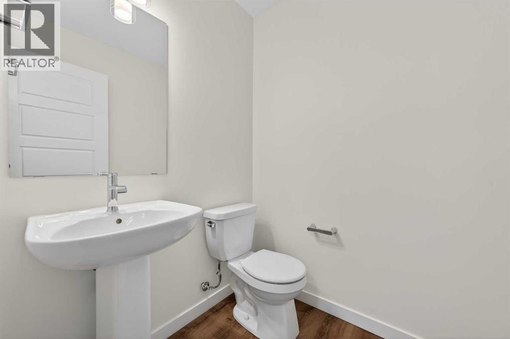 56 Creekside Drive Sw, Calgary, Alberta  T2X 6E2 - Photo 9 - A2311243