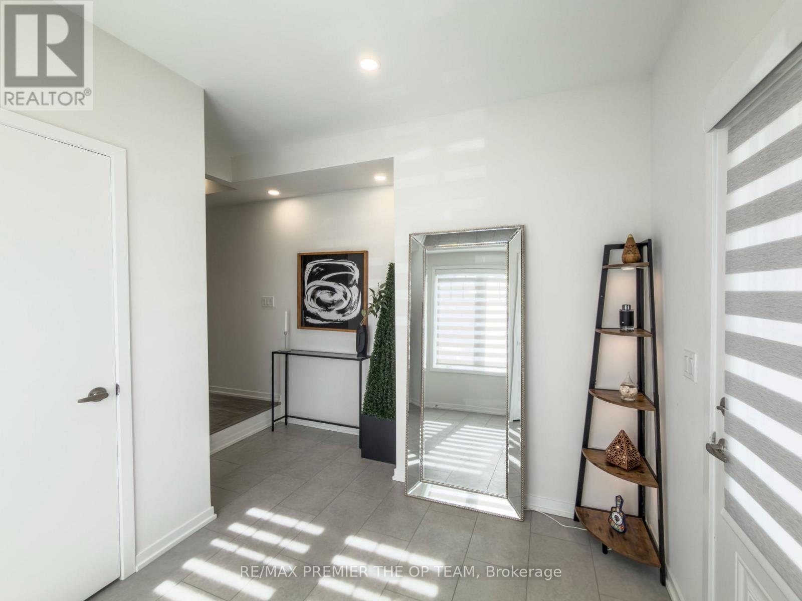 22 Pierre Berton Boulevard, Vaughan, Ontario  L4H 4V2 - Photo 3 - N13130420